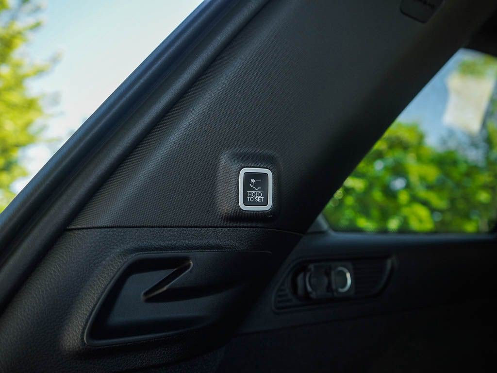 2025 Jeep Grand Cherokee Summit photo 2