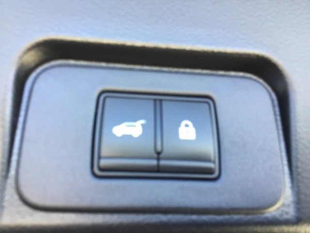 2022 Nissan Rogue SL photo 20