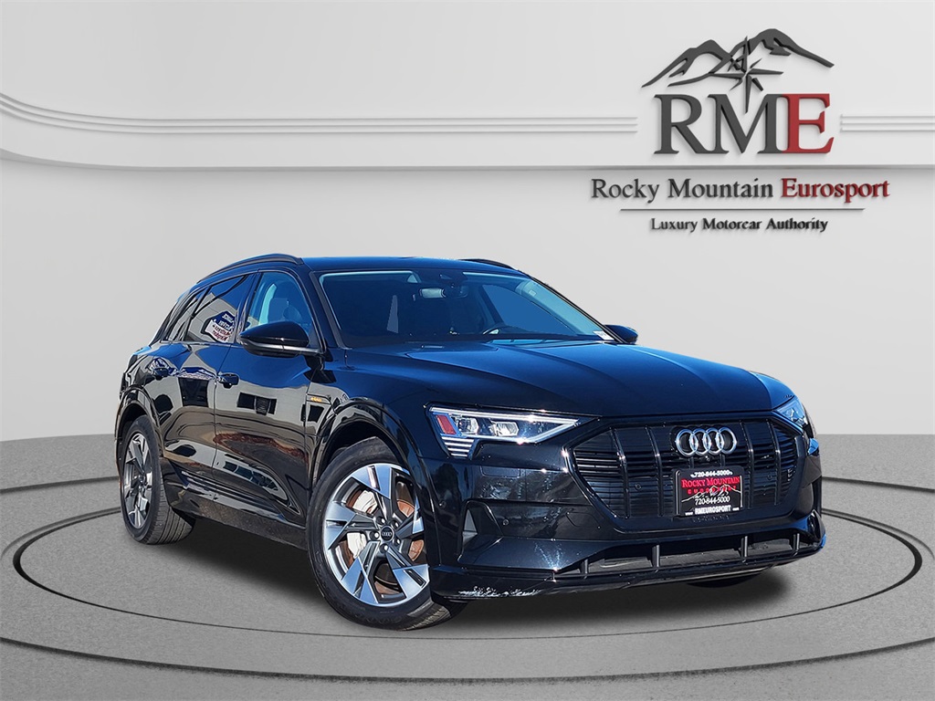 2021 Audi e-tron Premium's photo