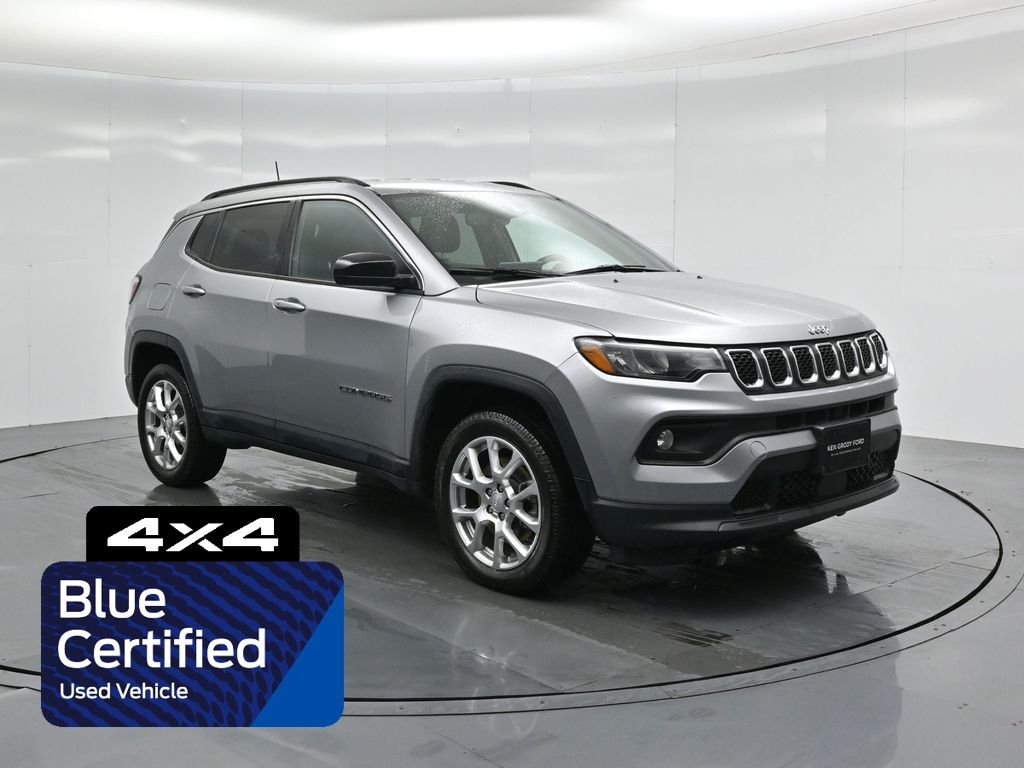 2023 Jeep Compass Latitude Lux's photo