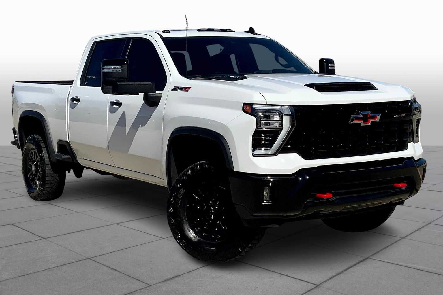 2024 Chevrolet Silverado 2500HD ZR2 photo 2
