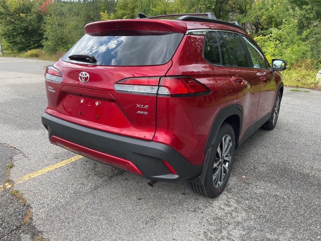 2025 Toyota Corolla Cross XLE photo 4