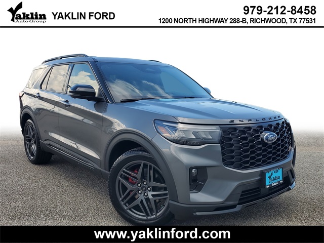 2025 Ford Explorer ST's photo