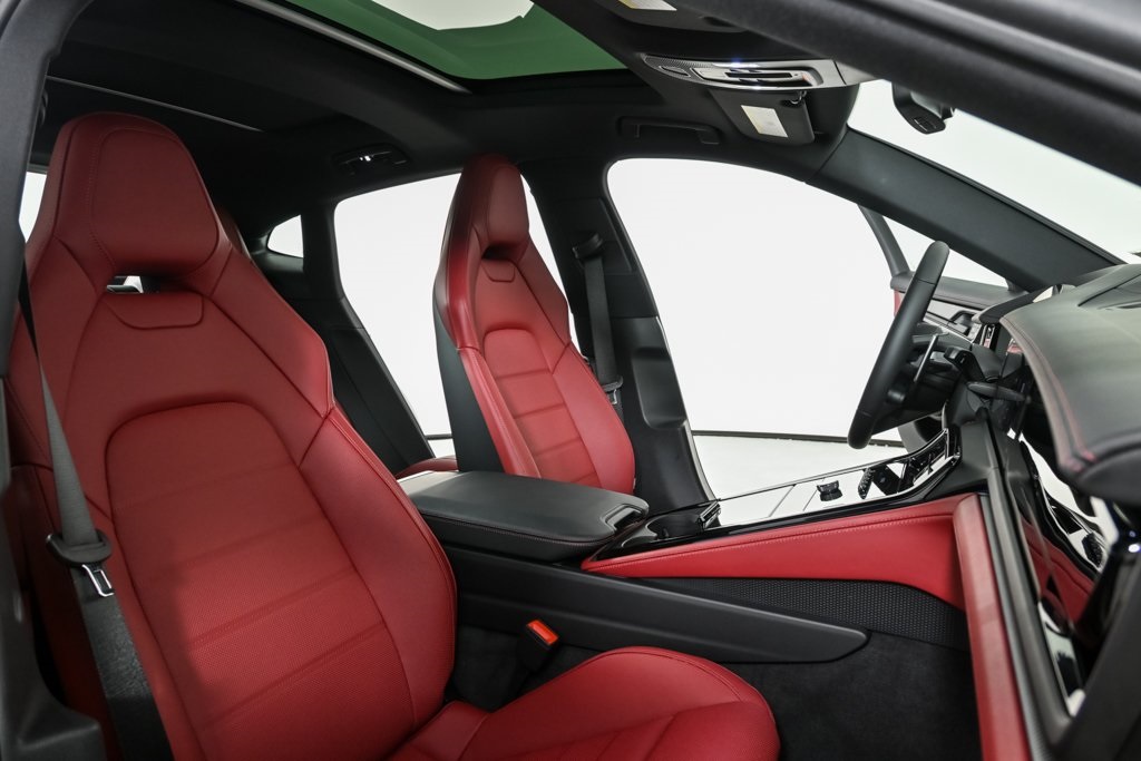 2025 Porsche Panamera Base photo 20