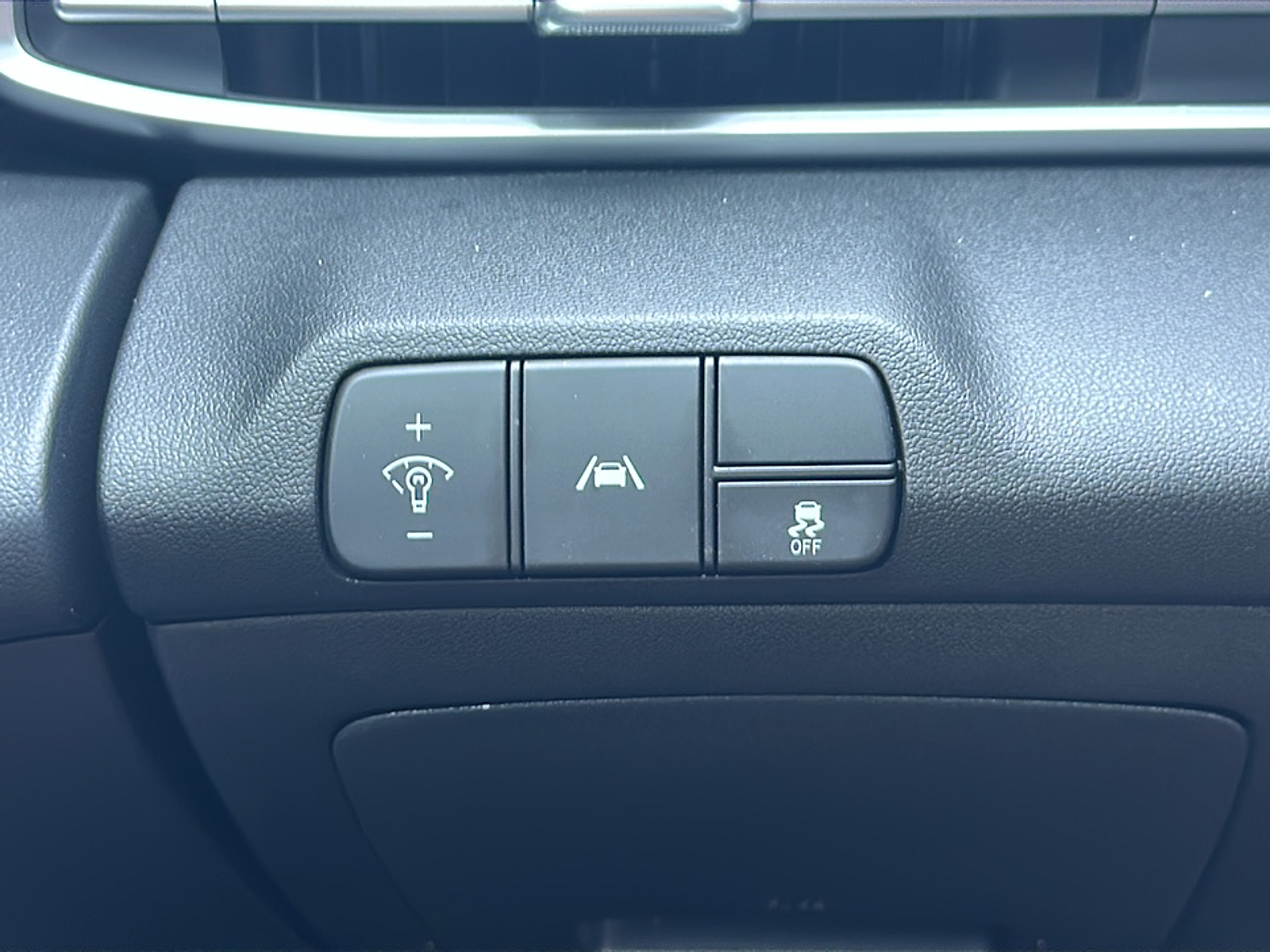 2023 Hyundai Elantra SEL photo 23