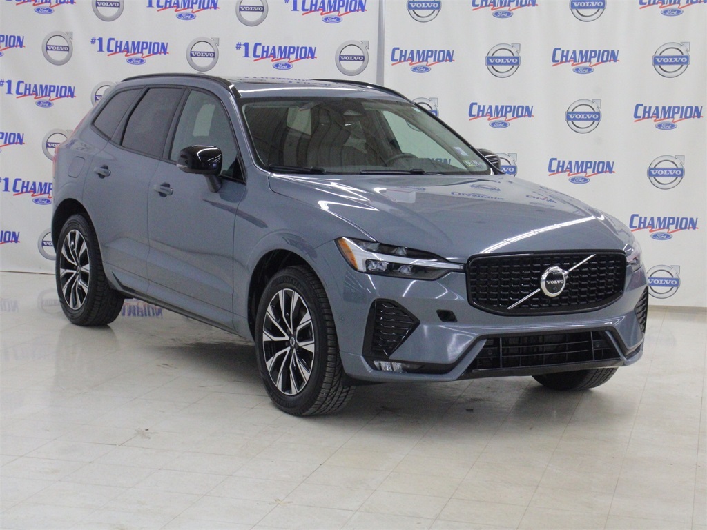 2023 Volvo XC60 Plus's photo