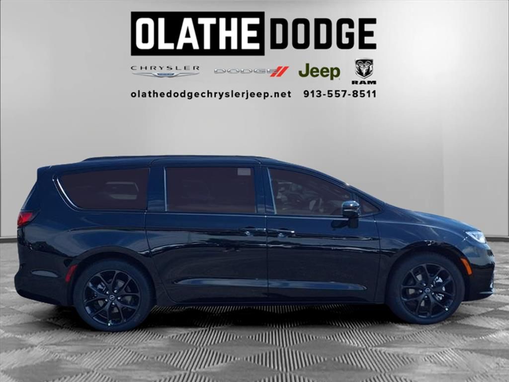 2026 Chrysler Pacifica Limited photo 26