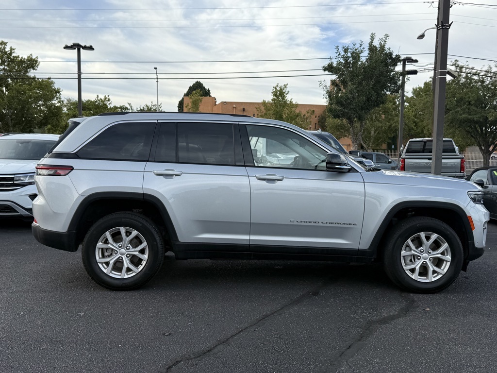 2024 Jeep Grand Cherokee Limited photo 4