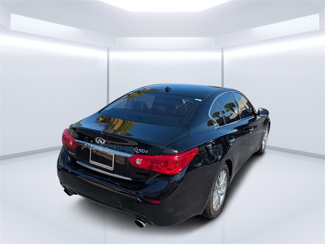 2014 Infiniti Q50 photo 3