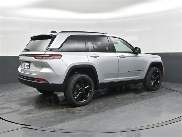 2025 Jeep Grand Cherokee Altitude X photo 2