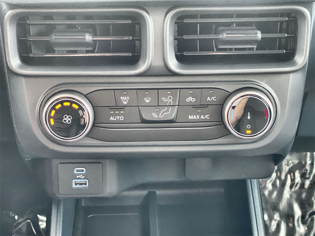 2024 Ford Maverick XL photo 16