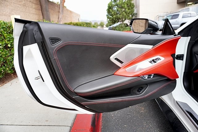 Used 2021 White Chevrolet Stingray image 19