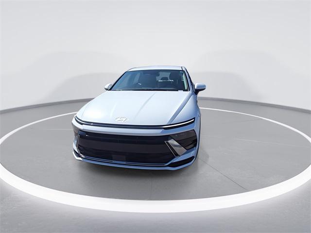 2025 Hyundai Sonata Hybrid SEL photo 3