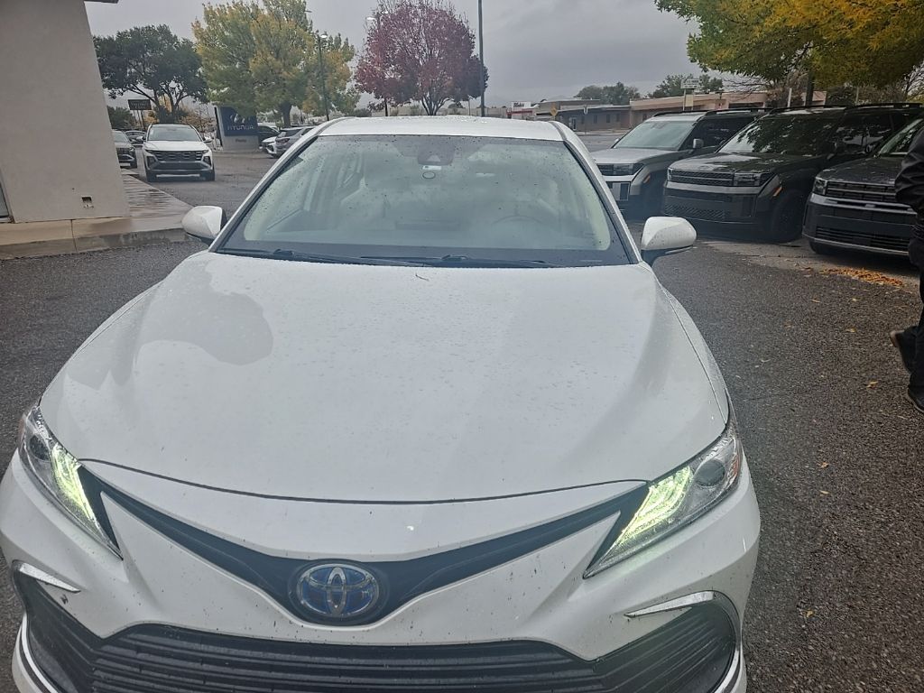 2022 Toyota Camry Hybrid XLE photo 4