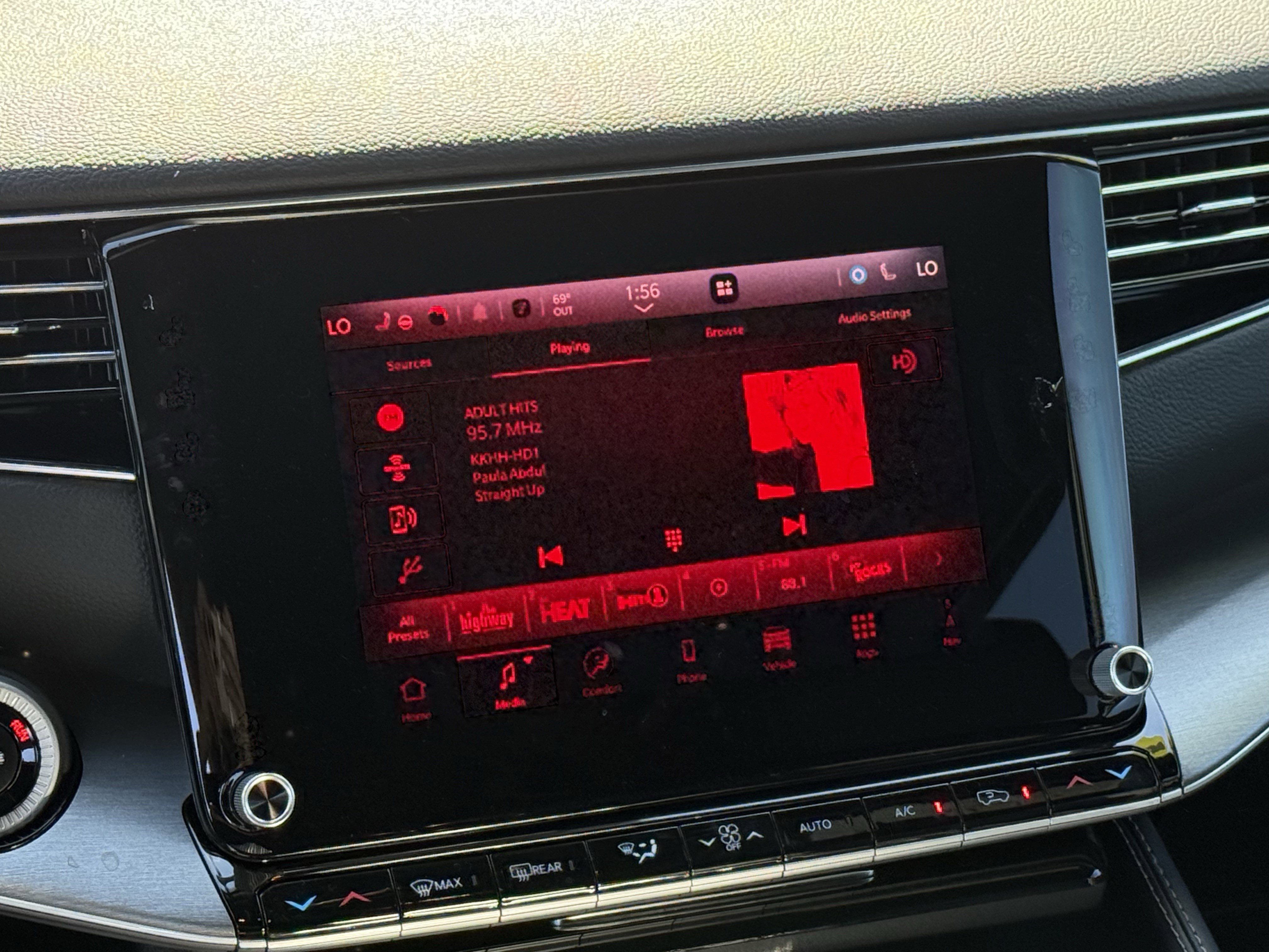 2025 Jeep Wagoneer Base photo 2