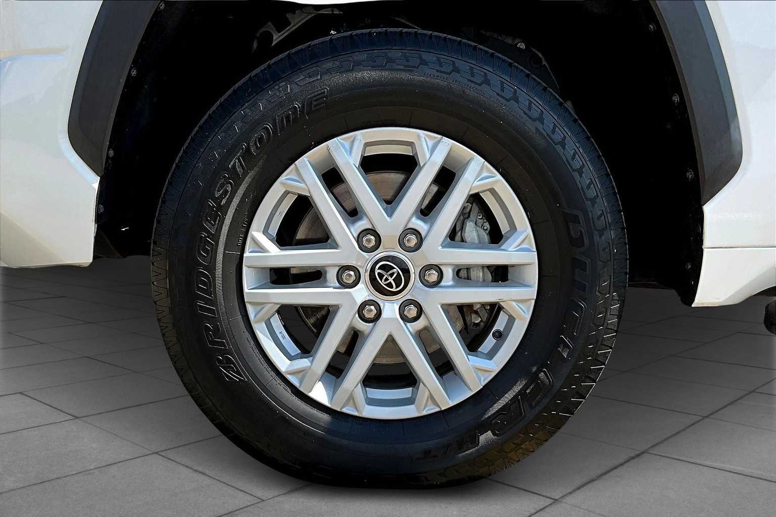 2022 Toyota Tundra SR5 photo 9