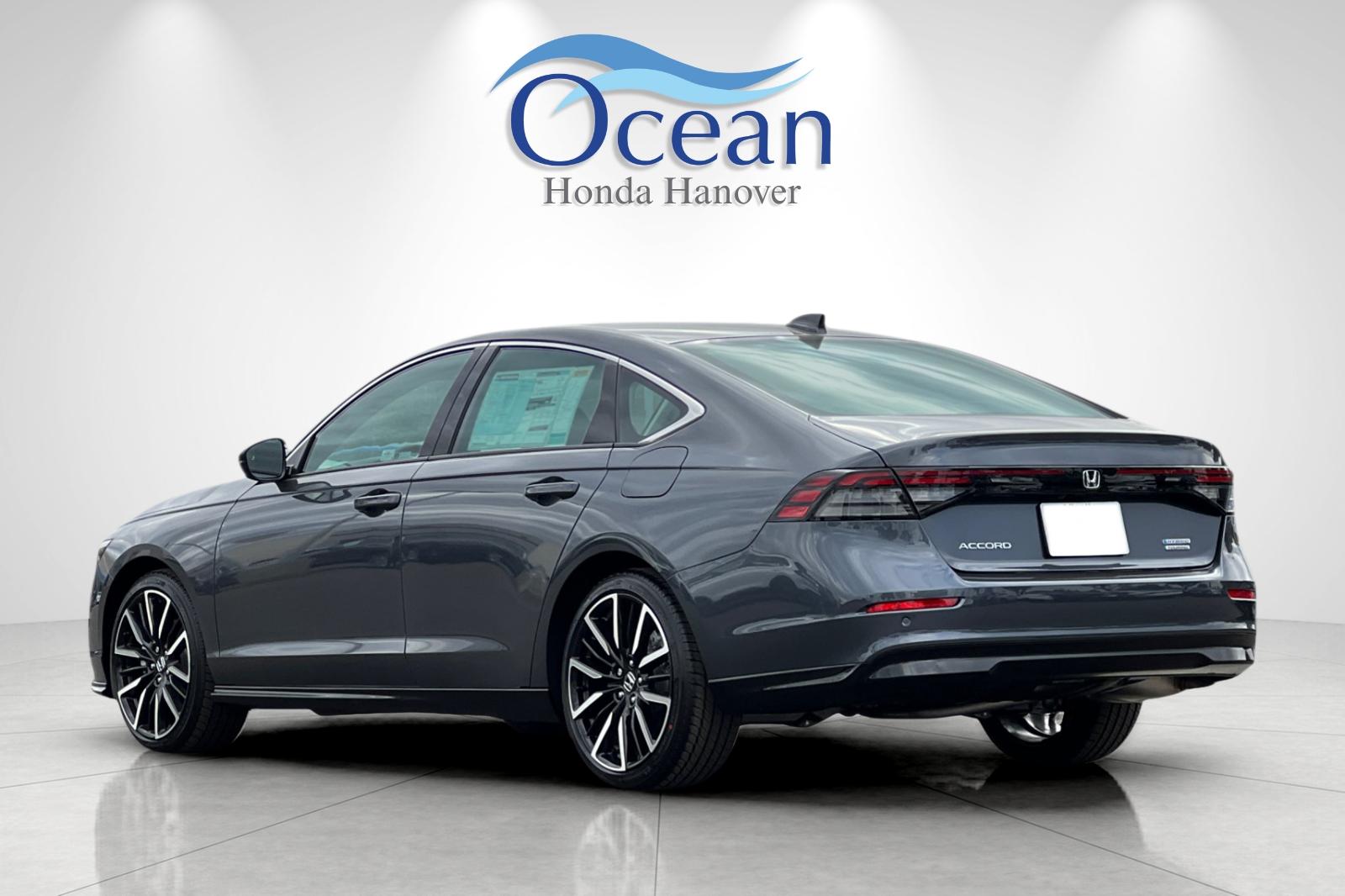 2025 Honda Accord Hybrid Touring photo 2