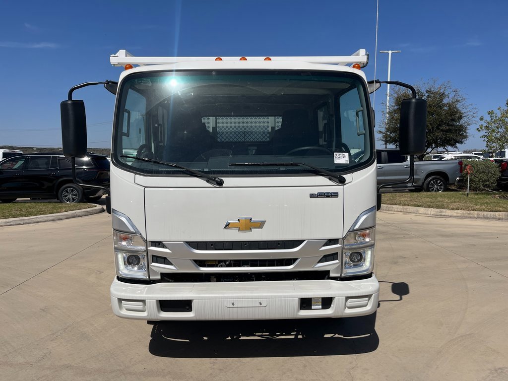 2025 Chevrolet Silverado 4500HD photo 2