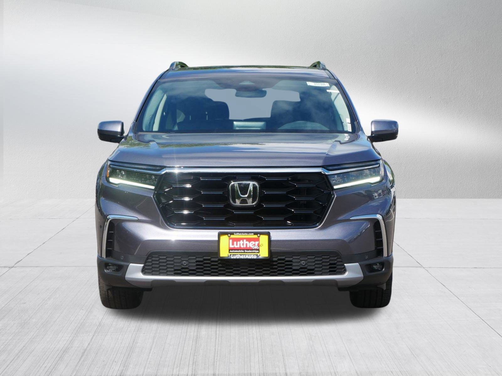 2025 Honda Pilot Touring photo 2