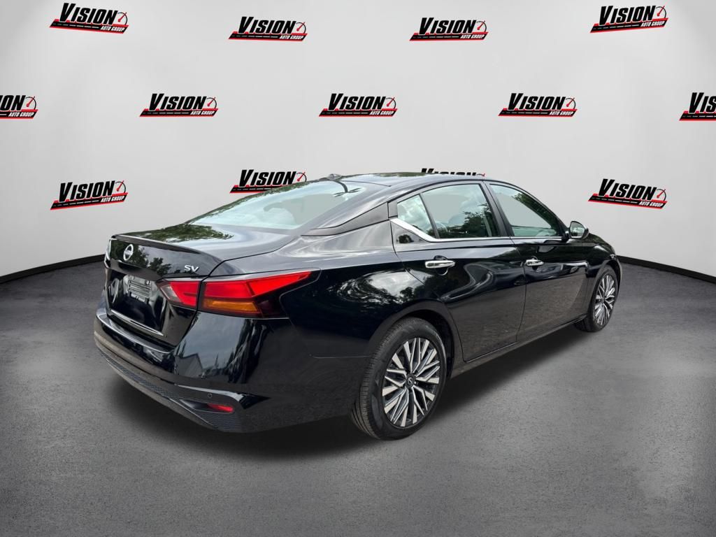 2023 Nissan Altima 2.5 SV photo 5