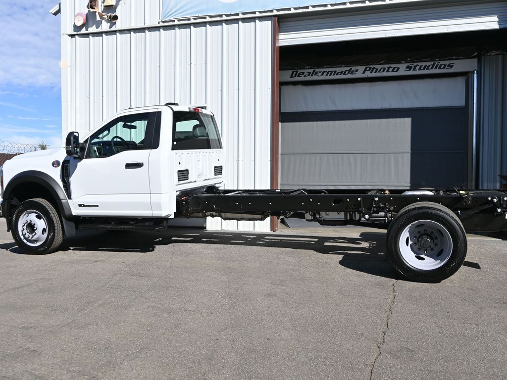2025 Ford F-550 Chassis XL