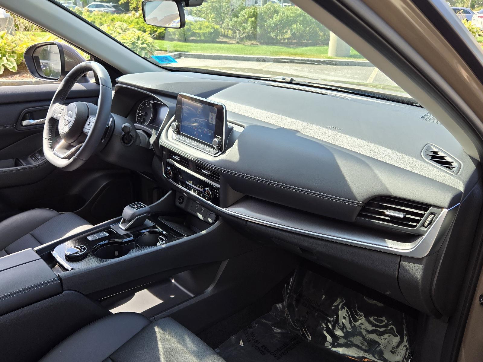 2024 Nissan Rogue SV photo 17
