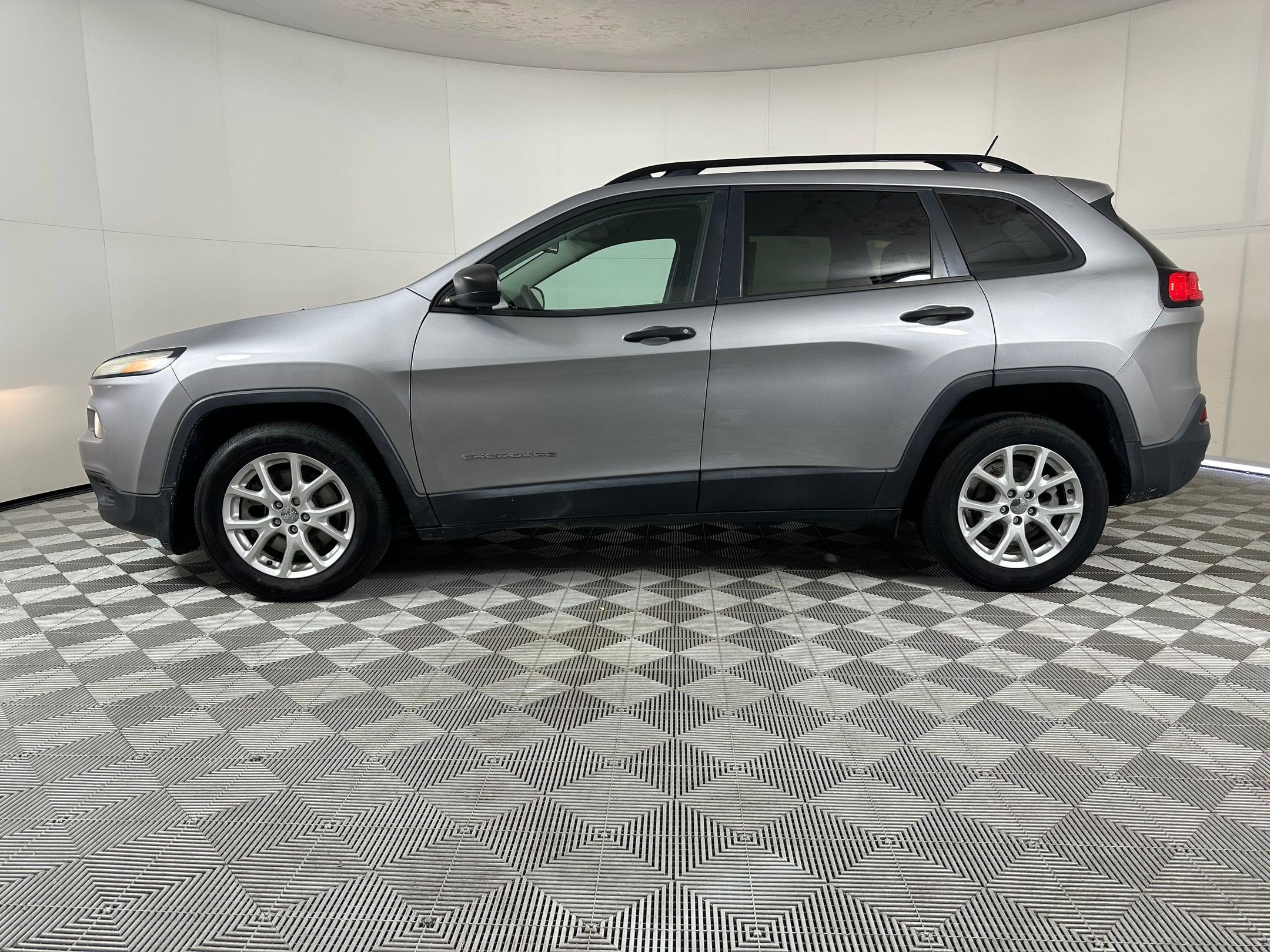 Used 2016 Jeep Cherokee Sport with VIN 1C4PJLAB9GW312662 for sale in Santa Fe, NM