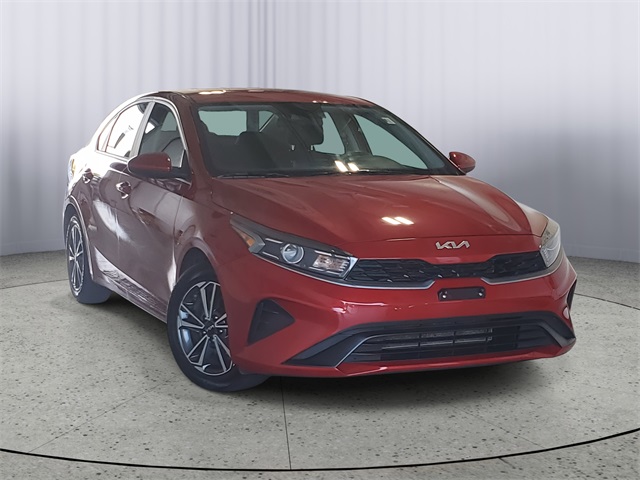 2023 Kia Forte LXS photo 2