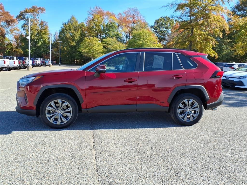 2022 Toyota RAV4 Hybrid XLE Premium photo 4