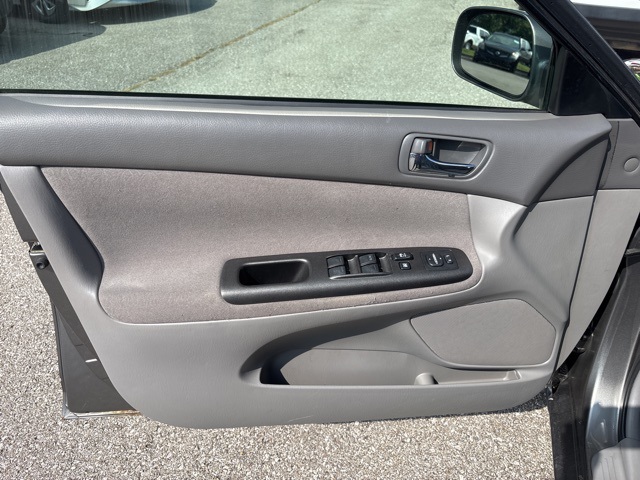 2005 Toyota Camry LE photo 10