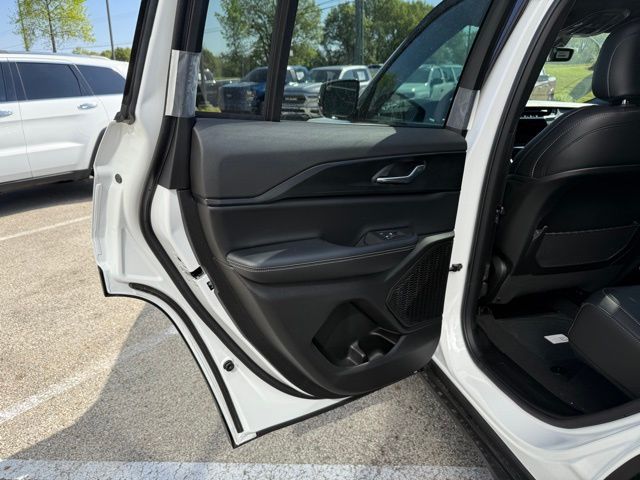 2025 Jeep Grand Cherokee Altitude X photo 15