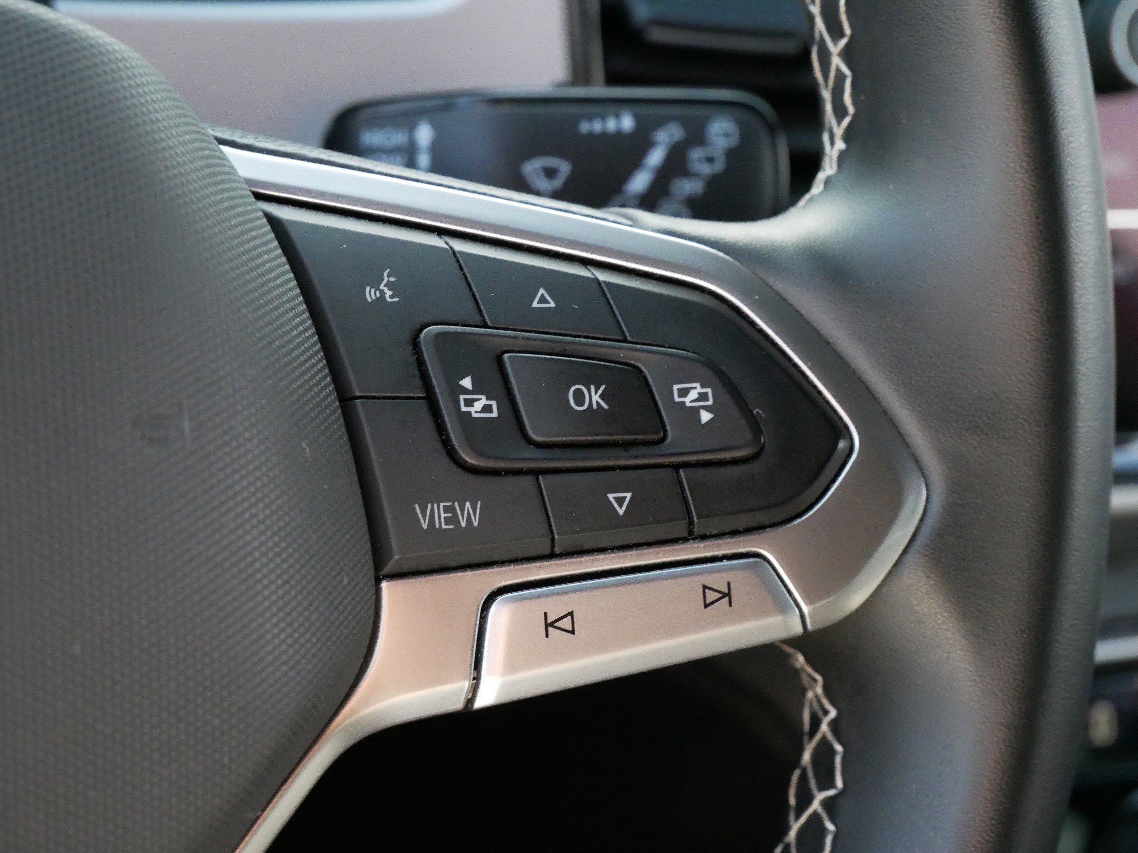 2022 Volkswagen Atlas Cross Sport SE Technology photo 22