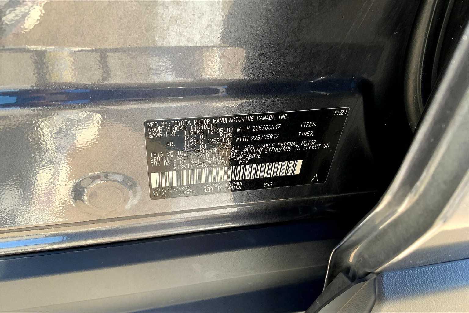 2024 Toyota RAV4 XLE photo 33