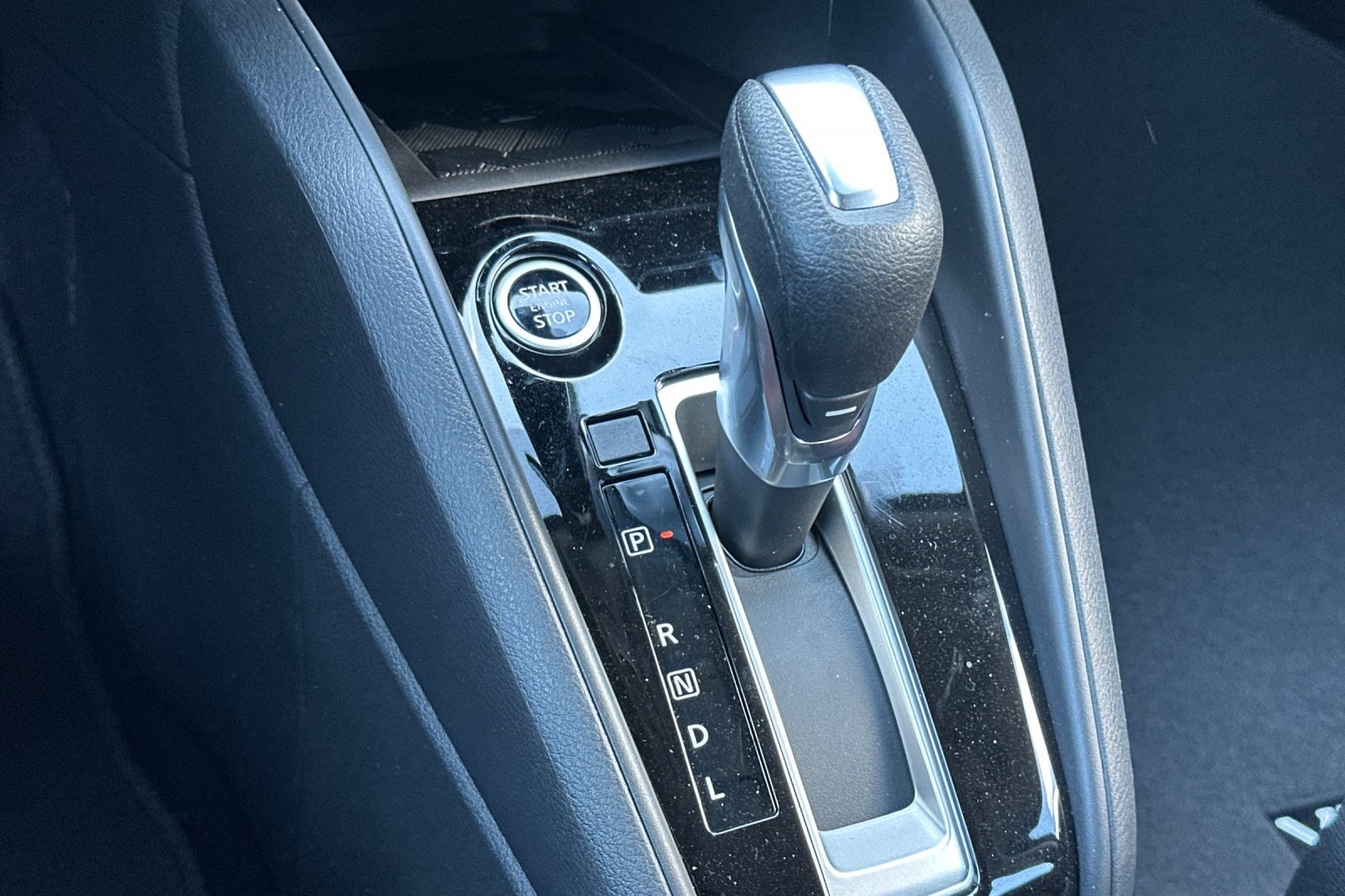 2025 Nissan Versa 1.6 SR photo 22