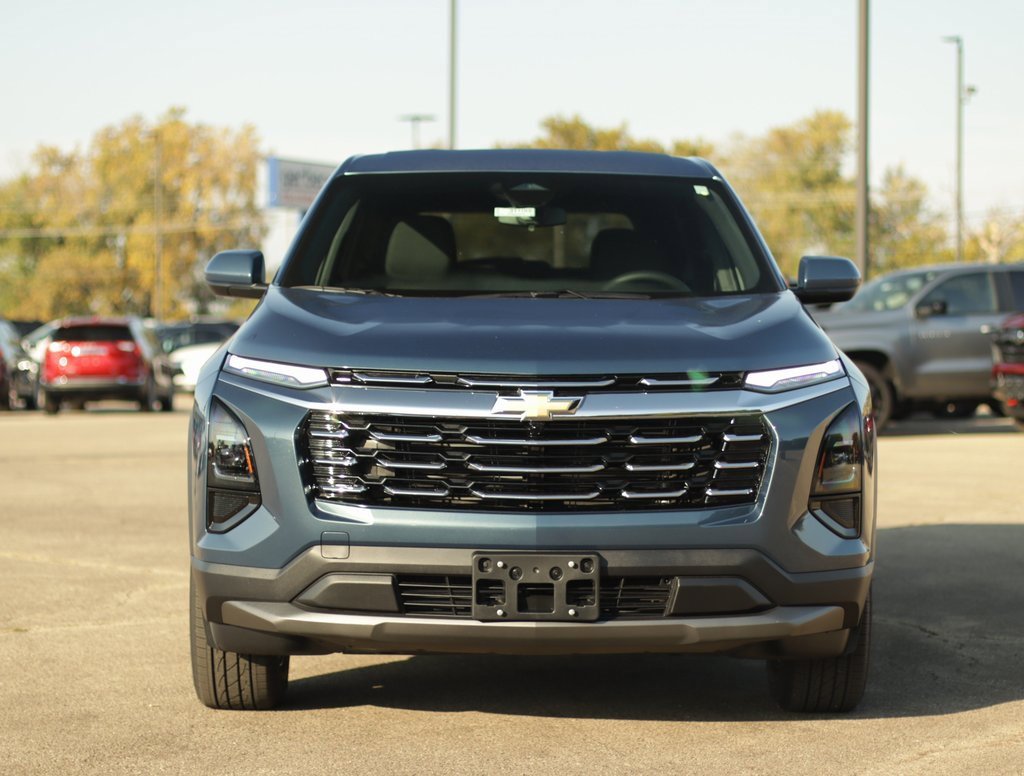 2026 Chevrolet Equinox LT photo 2