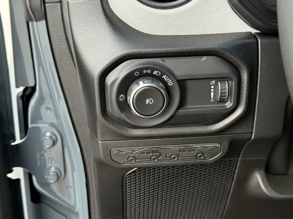 2025 Jeep Wrangler Sport S photo 18
