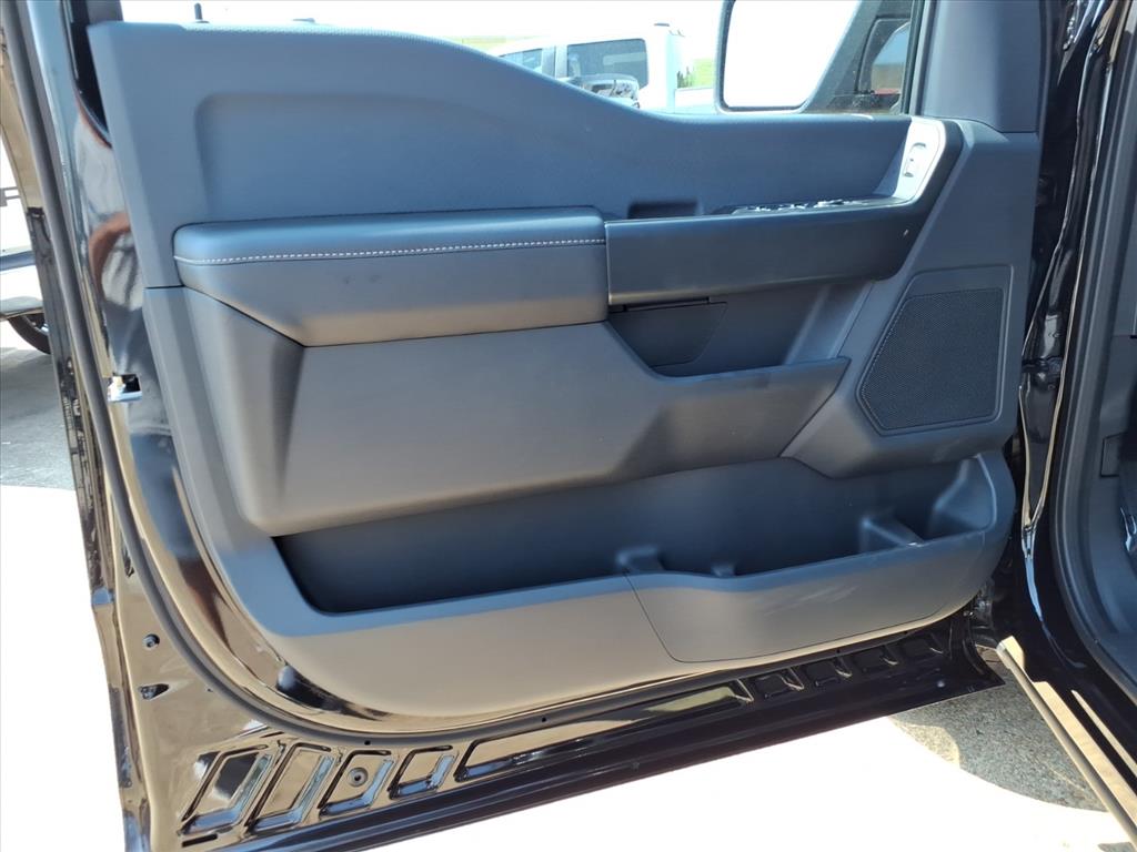 2025 Ford F-150 STX photo 14
