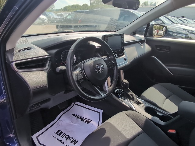 2022 Toyota Corolla Cross LE photo 14