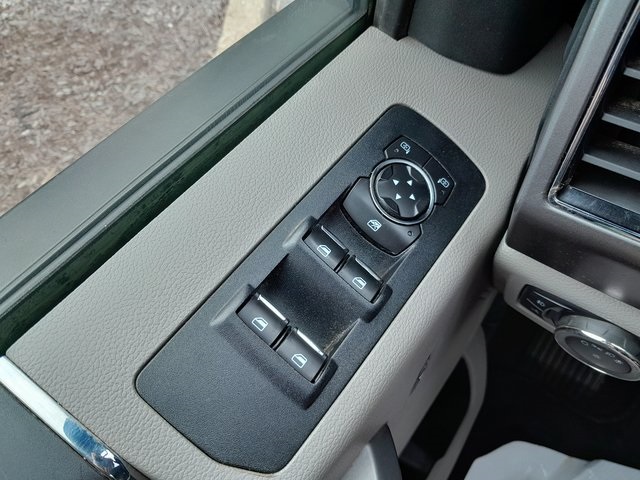 2020 Ford F-150 XLT photo 32