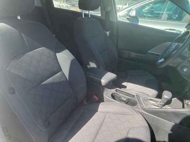 Used 2020 Snow White Pearl Kia LX image 10