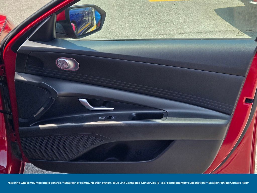 2023 Hyundai Elantra SEL photo 4