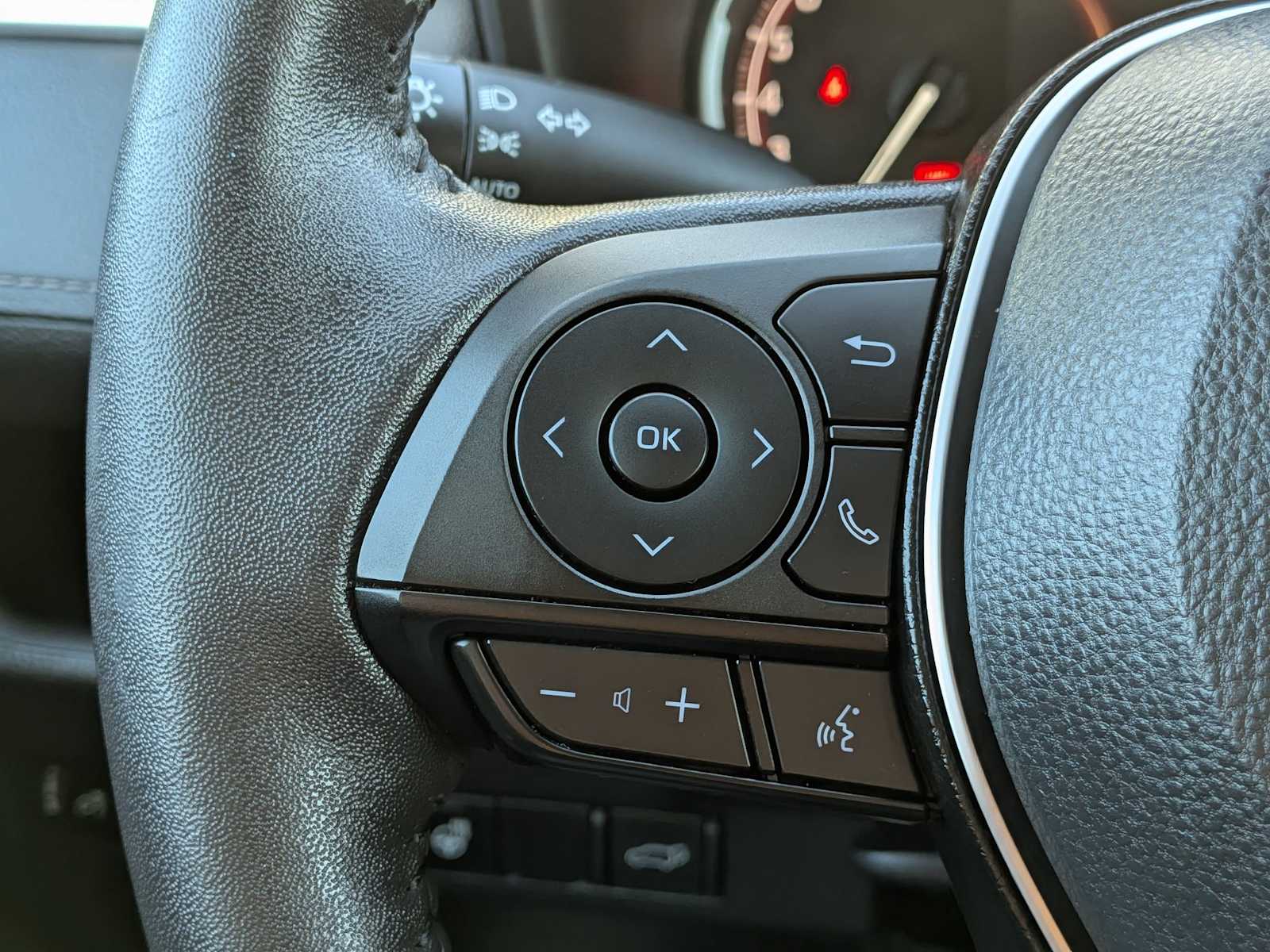 2024 Toyota RAV4 XLE photo 24