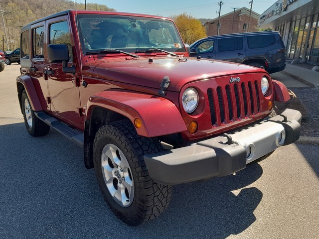 2013 Jeep Wrangler Unlimited Sahara photo 3