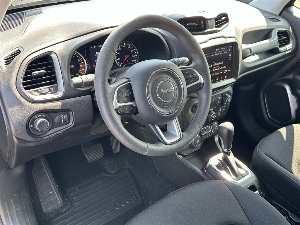 2023 Jeep Renegade Latitude photo 2