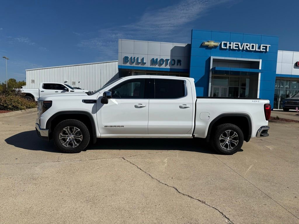 2023 GMC Sierra 1500 SLE's photo