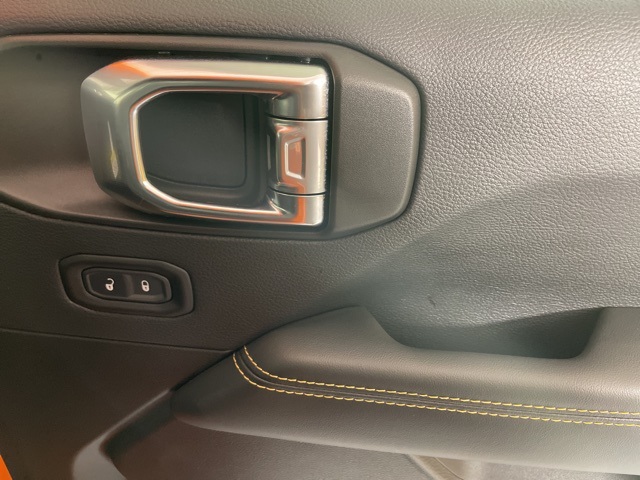 2025 Jeep Wrangler Sahara photo 13