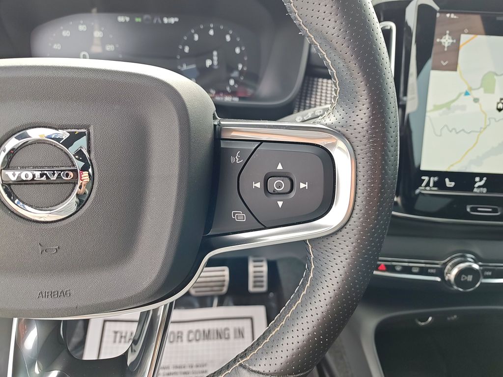 2021 Volvo XC40 T5 R-Design photo 15