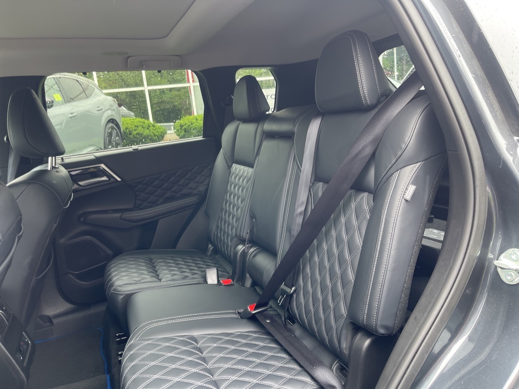 2024 Mitsubishi Outlander PHEV SEL photo 18
