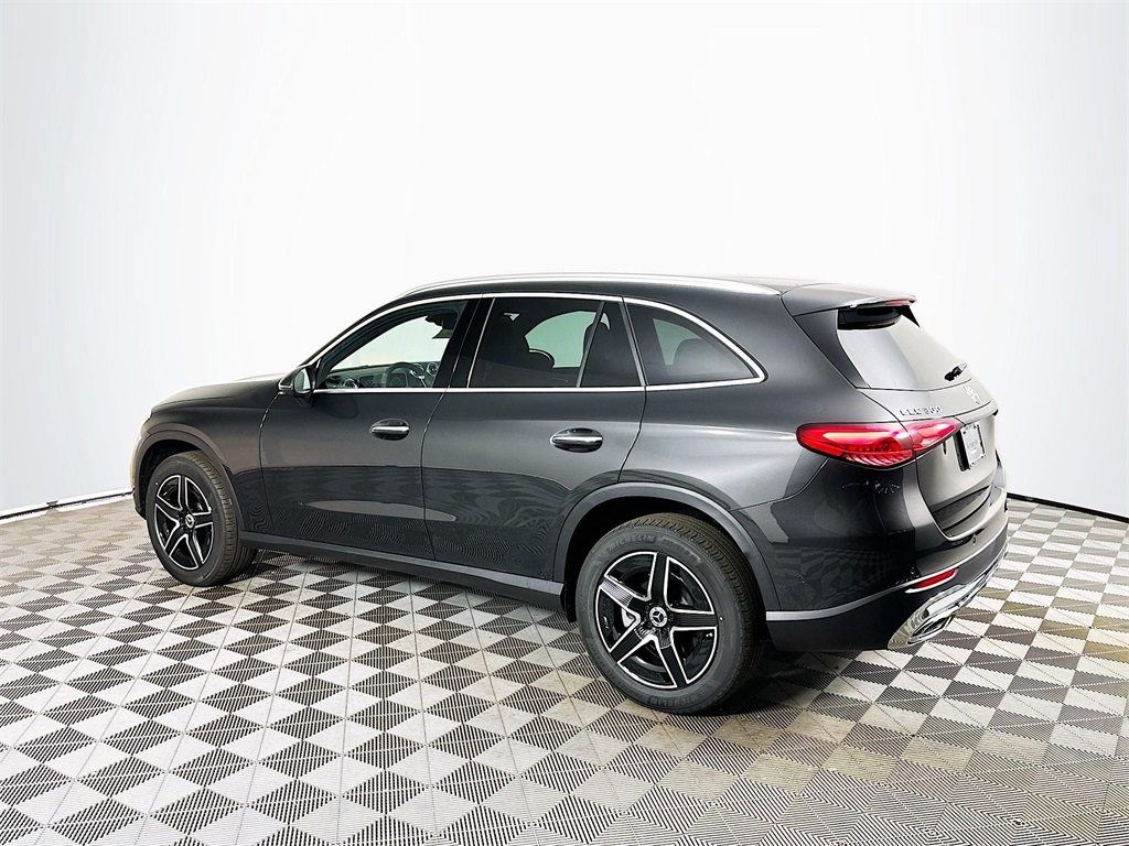 2026 Mercedes Benz GLC 300 4MATIC photo 4