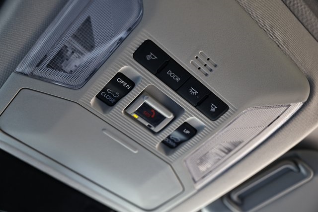 2025 Toyota RAV4 XLE Premium photo 35